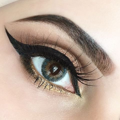 4 Tone Aqua Colored Contacts - Image 4